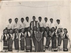 1952. folklor Sidske gimnazijie.jpg